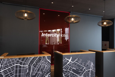 IntercityHotel Amsterdam Airport: Bar/lounge