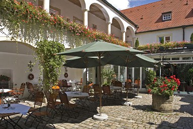 Schlosshotel Neufahrn: Sonstiges