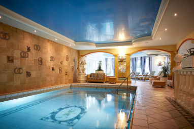 Göbel´s Landhotel: Piscina