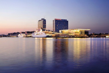 Mövenpick Hotel Amsterdam City Centre: Exterior View