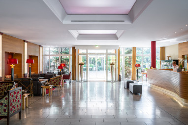 Waldhotel Tannenhäuschen: Lobby