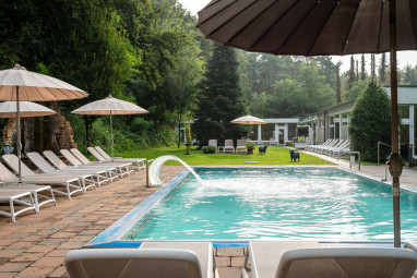 Waldhotel Tannenhäuschen: Pool