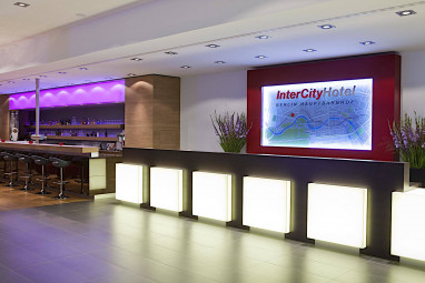 IntercityHotel Berlin Hauptbahnhof : Lobby