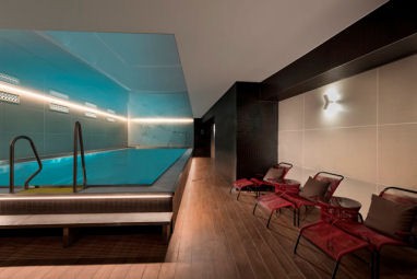 Adina Apartment Hotel Nuremberg: Piscina